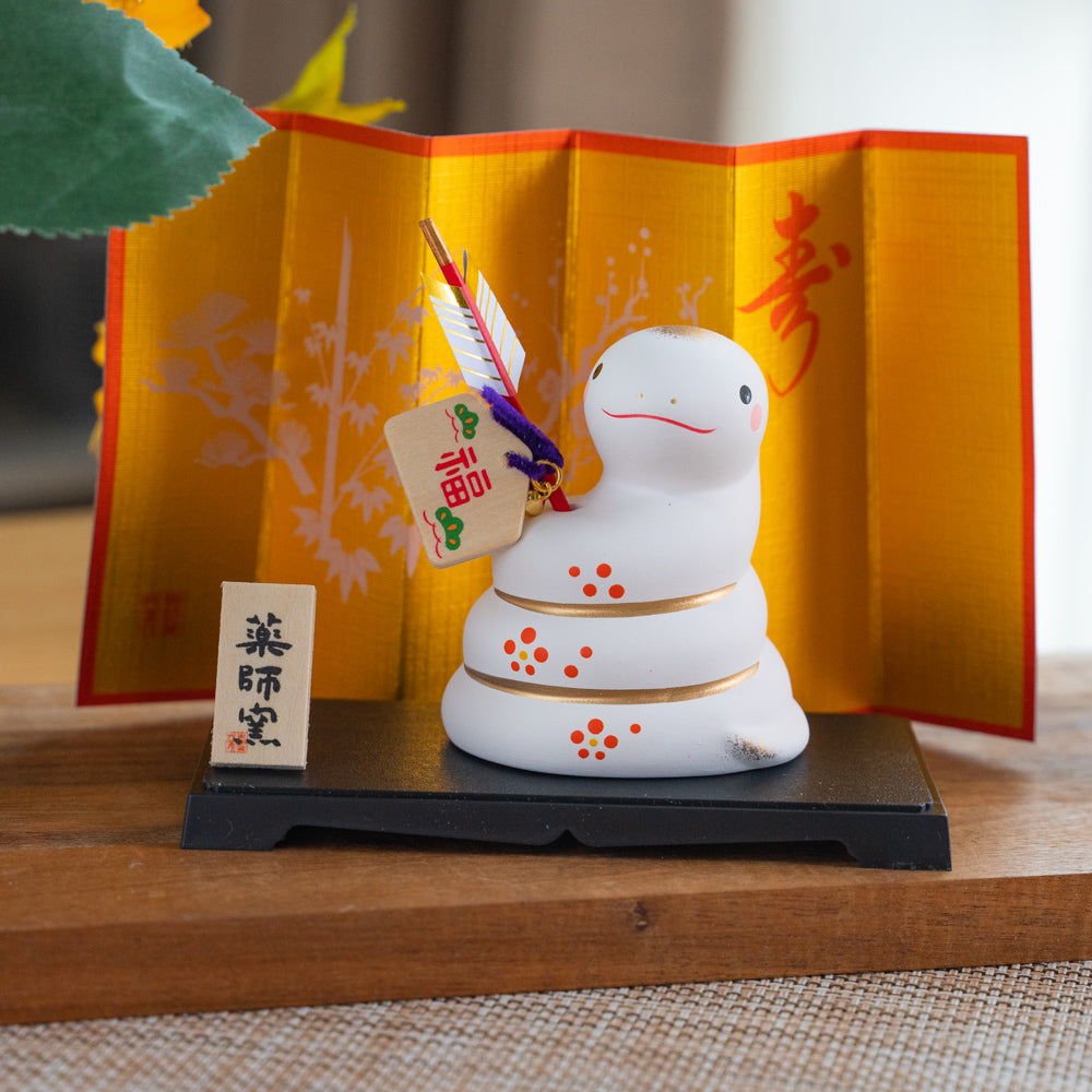 Adorable Sneak Figurine