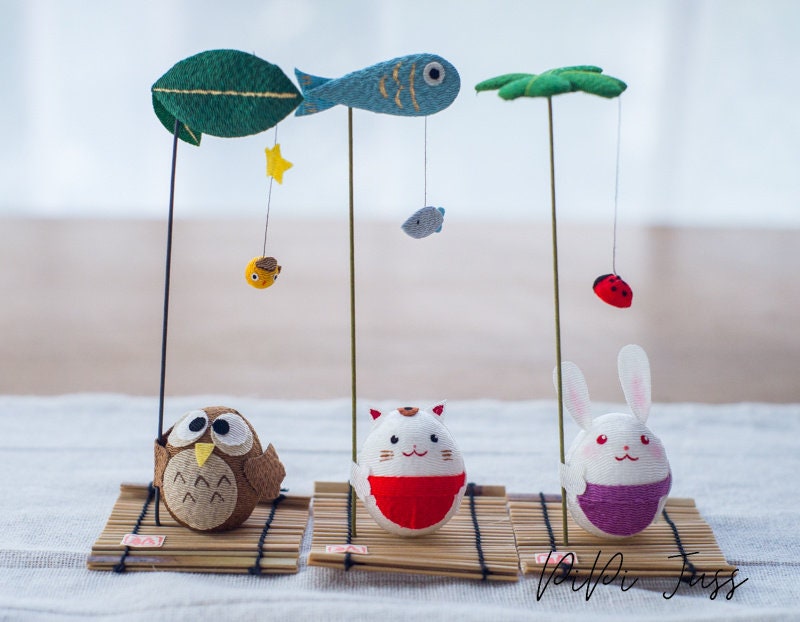 Cute Handmade Kitten Rabbit Owl Frog Figurine Holding A Leaf Umbrella