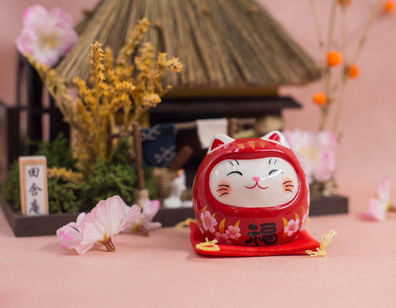 Cute Lucky Cat Figurine & Piggy Bank