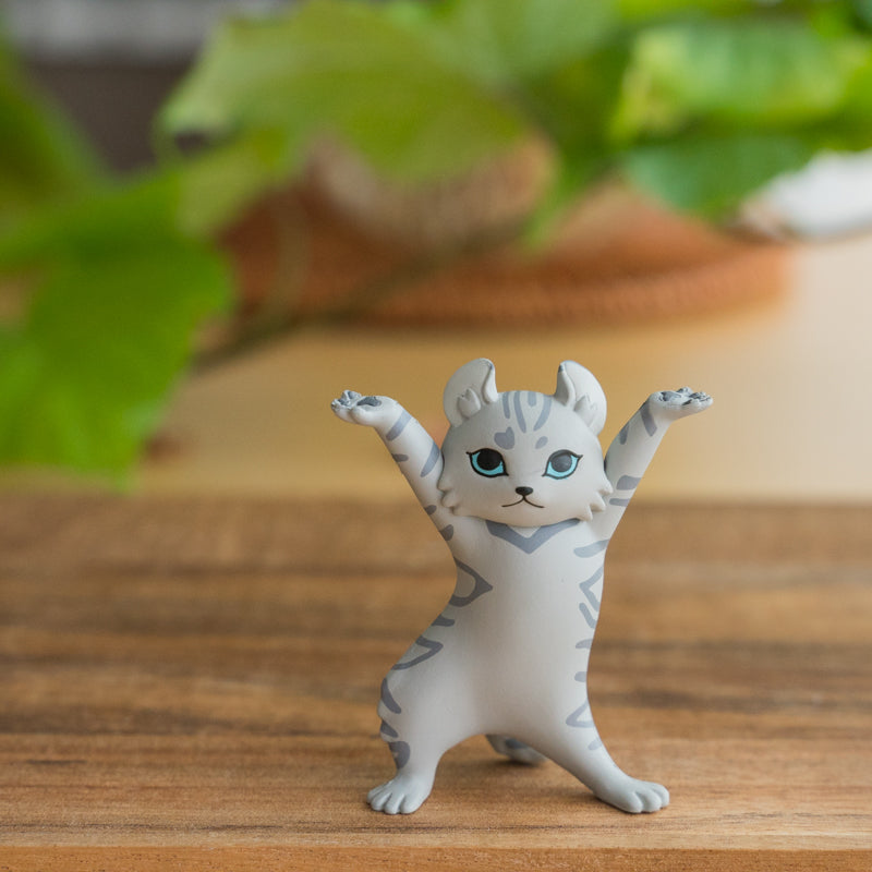 6st Generation-Miniature Standing Cat For Holding Pen Or Earphone Figurine