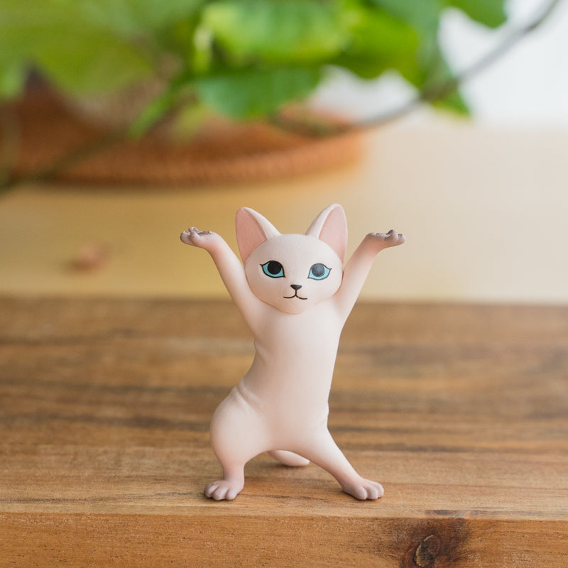 6st Generation-Miniature Standing Cat For Holding Pen Or Earphone Figurine