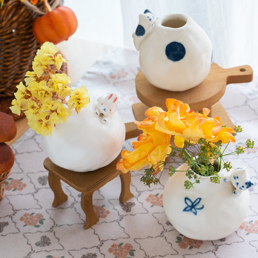 Japanese Cute Kitten Flower And Spot Vase