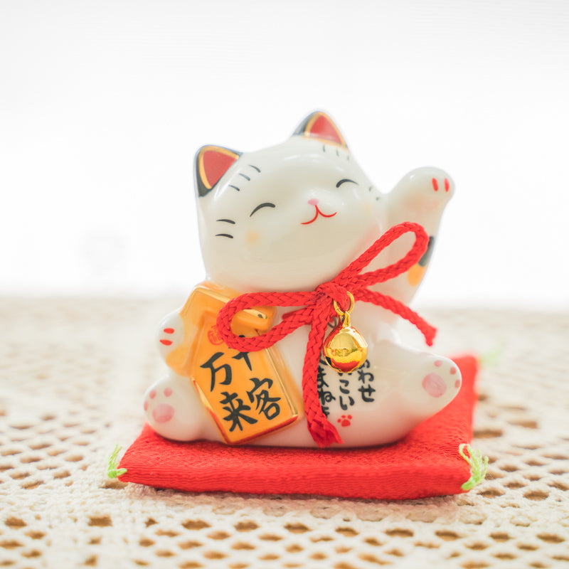 Cute Lucky Cat Figurine