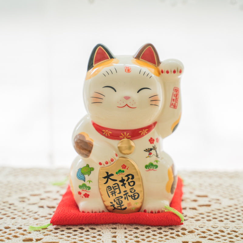 Maneki Neko Lucky Cat Figurine