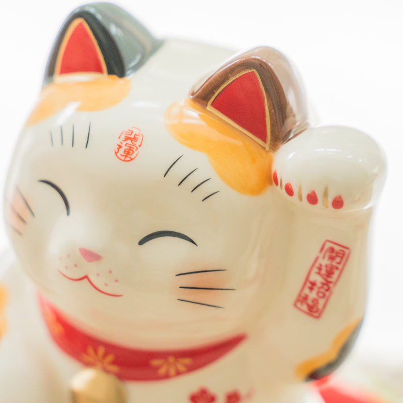 Maneki Neko Lucky Cat Figurine