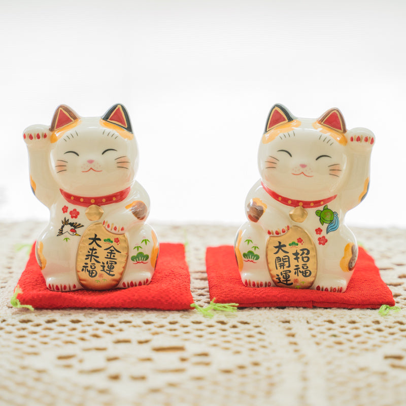 Maneki Neko Lucky Cat Figurine