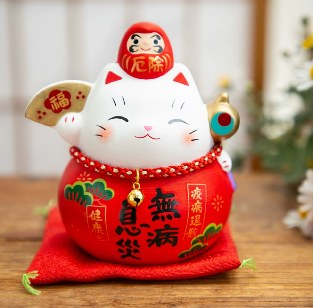 Japanese Cute Lucky Kitten Figurine