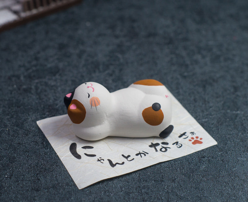 Japanese Cute Kitten Figurine