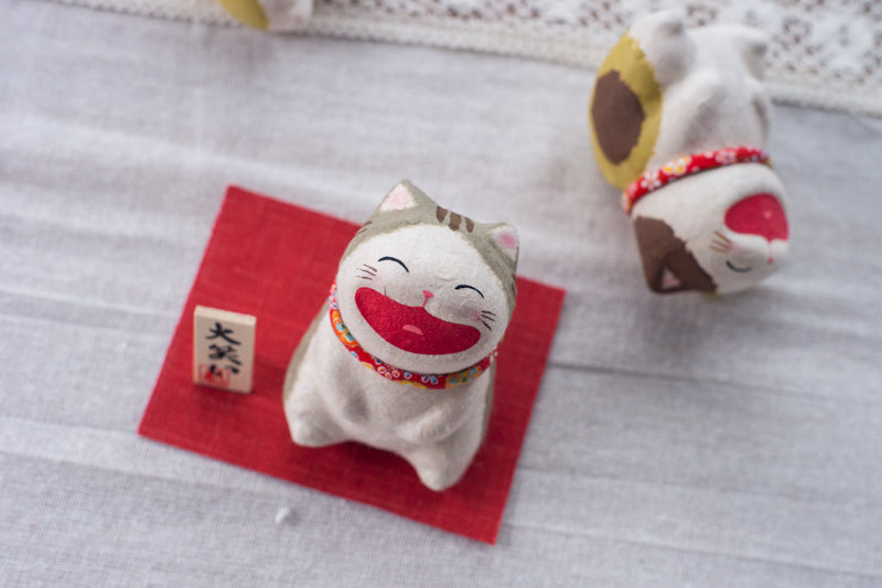 Japanese Cute Cat Laughing Out Loud Figurine