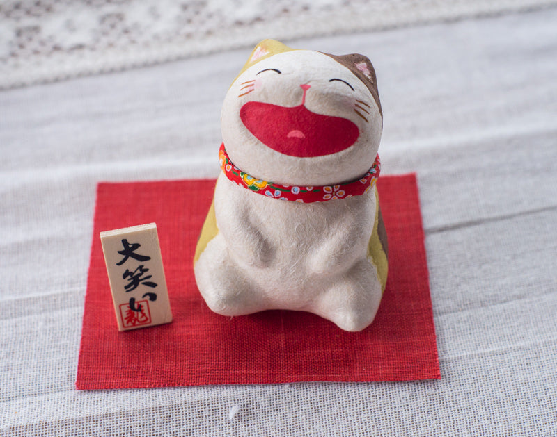 Japanese Cute Cat Laughing Out Loud Figurine