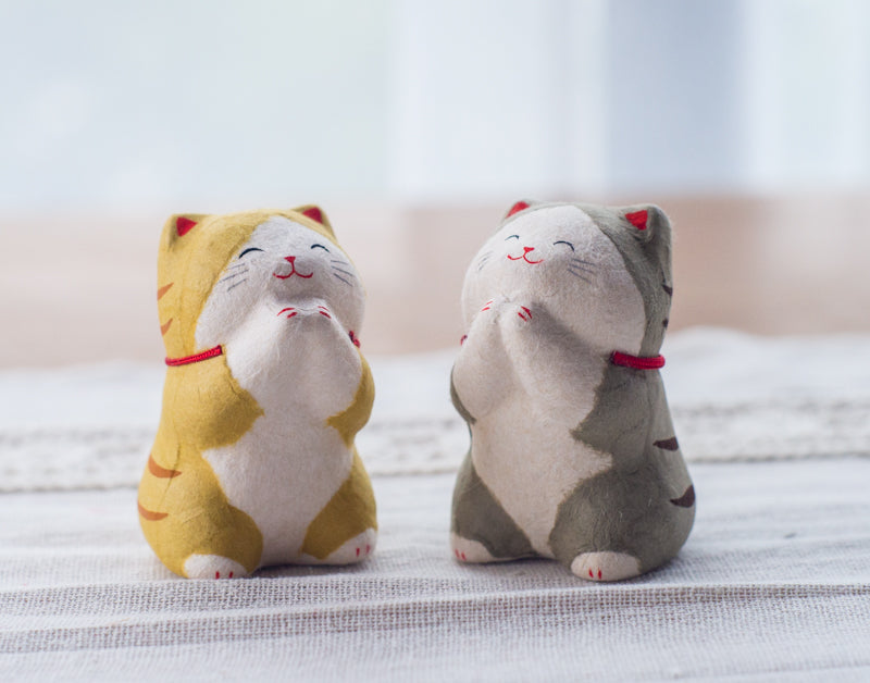 Japanese Handmade Cute Praying Kitten Figurine