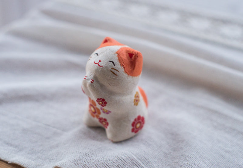 Japanese Handmade Cute Praying Kitten Figurine