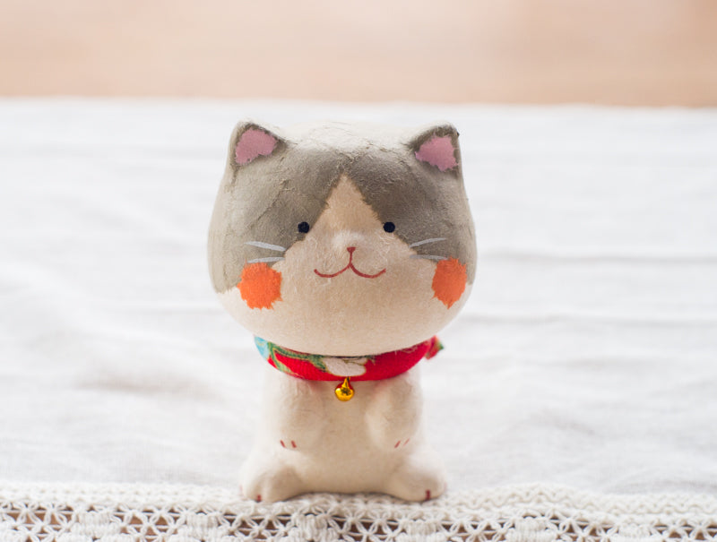 Japanese Adorable Cat And Kitten Figurines