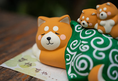 Japanese Cute Shiba Inu With Her Puppies Figurine