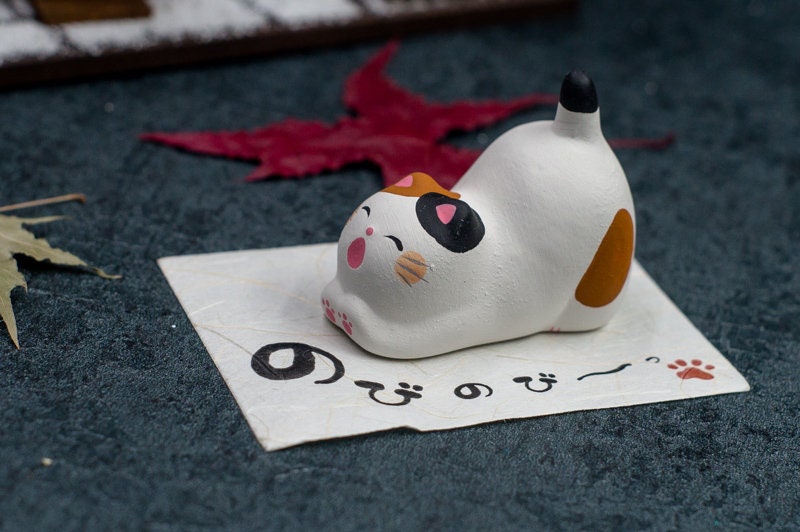 Japanese Cute Kitten Figurine