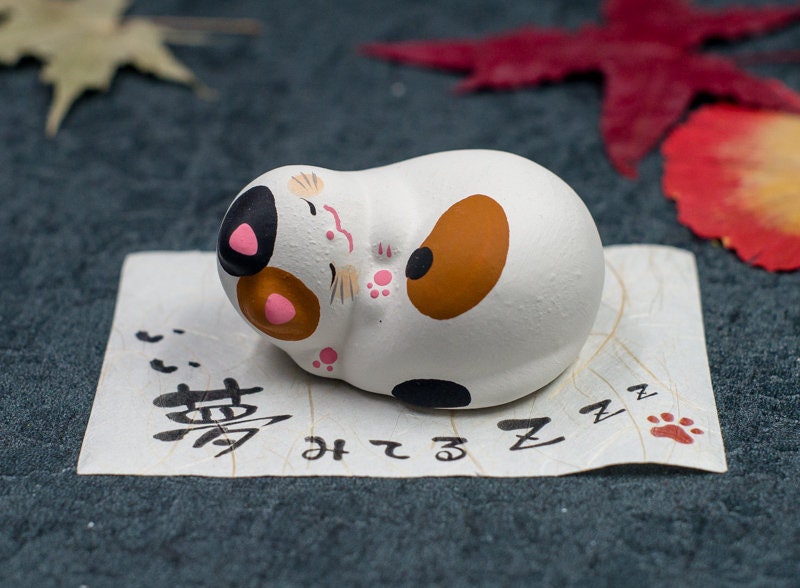 Japanese Cute Kitten Figurine