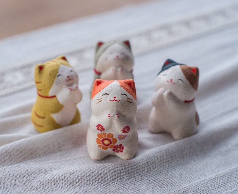 Japanese Handmade Cute Praying Kitten Figurine